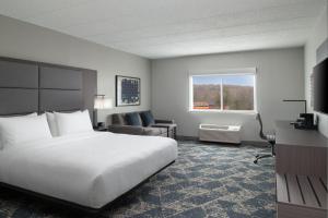 King Room with Sofa Bed room in Fairfield by Marriott Inn & Suites Framingham