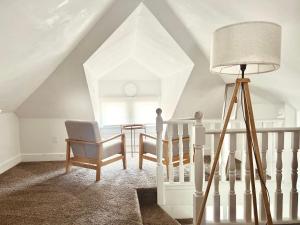 Entire Lovely 3 Bedroom, 2 Bathroom Apartment! 1 Block to the Beach and Boardwalk!