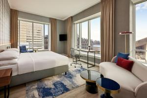 Junior King Suite with M Club Lounge Access room in Rotterdam Marriott Hotel
