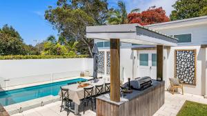 Dutchies Beach Oasis - Private Home with Pool, Walk to Beach