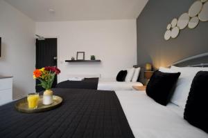 Gordon House - Fully Furnished, TVs inRooms, Free Parking, Netflix, Walk to City Centre