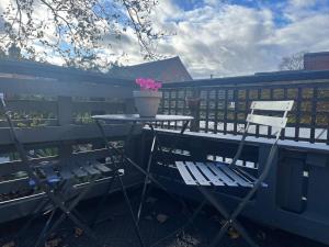 Two bed flat in popular York Rd