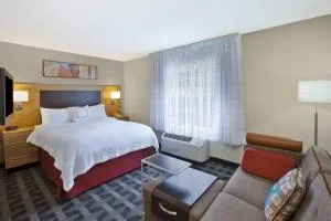 TownePlace Suites by Marriott Brookfield - Delafield
