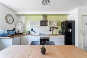 Ch privée 22m - Canapé lit - WIFI - Appart 120m