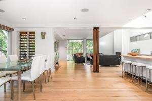 Ariels on the Beach - 4 BR beachfront home w. pool