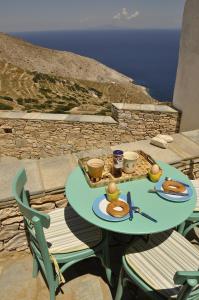 Kyma sto Phos Folegandros Greece