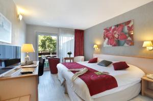 Hotels The Originals City, Hotel L'Arc-En-Ciel, Thonon-les-Bains (Inter-Hotel) : photos des chambres