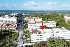 Charming 2 Bedroom Apartment with Pool