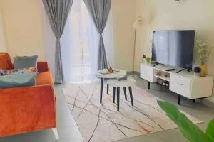 Cozy Apt, Near Acacia Mall, UnLtd WIFI, Netflix, - Kyebando