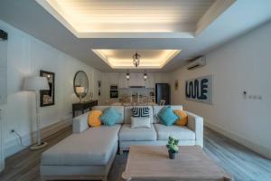 Blanc Mediterranean: 3BR in Central Canggu