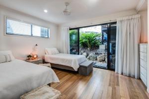 Panorama 4 & Free Buggy - Hamilton Island