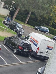 Appartement La Garenne Jacuzzi et Balcon à 15 min de Paris JO 2024 et Stade de France TARIFS PRIVILEGES SEMAINE OU MOIS DISPONIBLE