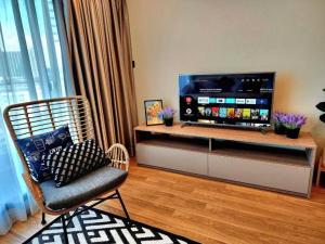 AstraSkyRiver Luxurious 3 bedroom condominium - 97 SQM