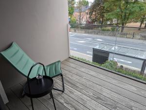 High-End Modern 2 Bed w. Garage in Belair