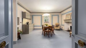 VILLA LA RASSINATA 12, Emma Villas