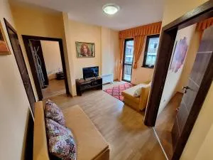 Top location ski-in ski-out and Swimming Pool - Banya