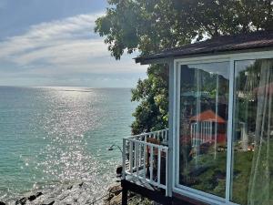 The Cobble Beach Hotel- Phi Phi Island