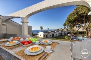 ViVi Homes - Nico Pool, Terrace & Sea View