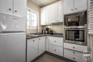 ViVi Homes - Nico Pool, Terrace & Sea View