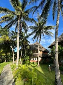Tembo 2 Beach Cottage Malindi