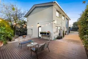 Lanigan's - By the Bay - St Leonards