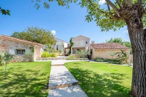 Villa Charlotte for 14 persons with 73m2 Pool in Central Istria - Daily Housekeeping & Breakfast Ser