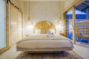 Villa Aarka - Chic Balinese Bohemian Retreat in Seminyak
