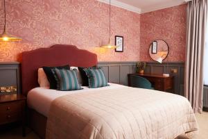 Dog and Partridge by Greene King Inns