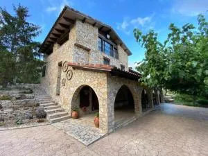 Masía de piedra con piscina - Aleixar