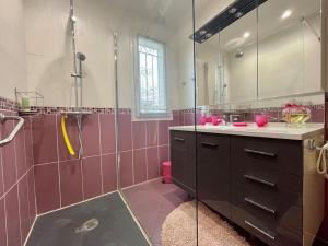 Villas Villa Anatole - parking prive - 900m Cite Medievale : photos des chambres