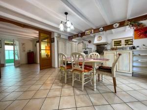 Villas Villa Anatole - parking prive - 900m Cite Medievale : photos des chambres