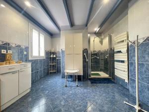 Villas Villa Anatole - parking prive - 900m Cite Medievale : photos des chambres