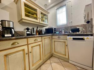 Villas Villa Anatole - parking prive - 900m Cite Medievale : photos des chambres