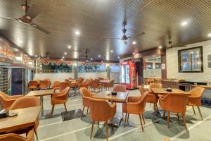 Hotel Flysky Rooms & Banquets