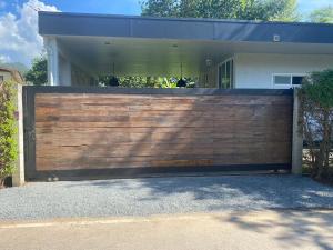 New Chapter House, 3 big bedroom, 1.5 km to centre