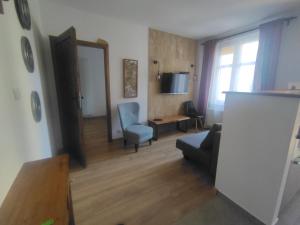 Apartament Trawertynowy 300 m od plaży, 3 min od Monte Cassino