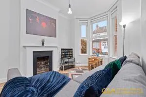 3 Bed Home in Forest Gate - Waltham Forest - Snaresbrook