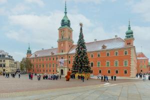 One Bedroom Apartment Next to the Royal Castle in Warsaw by Renters