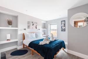 Cosy and Beautiful 2BR Condo with Amazing Cathedral Views