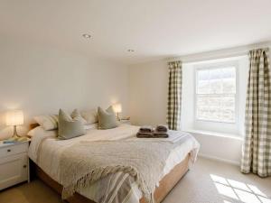2 bed in Polruan PC013