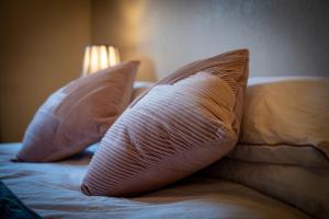 Town Centre Cottage 3 Bedroom inc Parking (1 car)