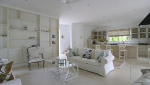 Villa Blanc - Chateau Elysium