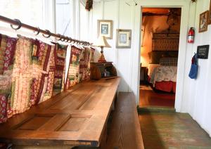 Four-Bedroom House room in Country Woods Inn