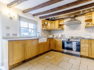 3 Bed in Wetton 79554