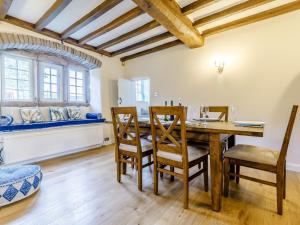 3 Bed in Wetton 79554