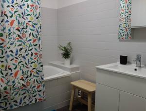 Appartement SUPERBE VUE MER avec balcon, WIFI, à TREGASTEL - Réf 93