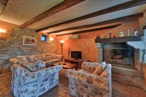 Rustic Villa Simone with outdoor pool in Porec