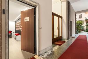 Modern Quiet Super Central Luxury Apartment