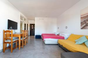 Pyr studio apartment