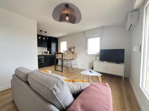 Appartements Le Charmant - Lumineux & calme - 2p - Parking - Balcon : photos des chambres